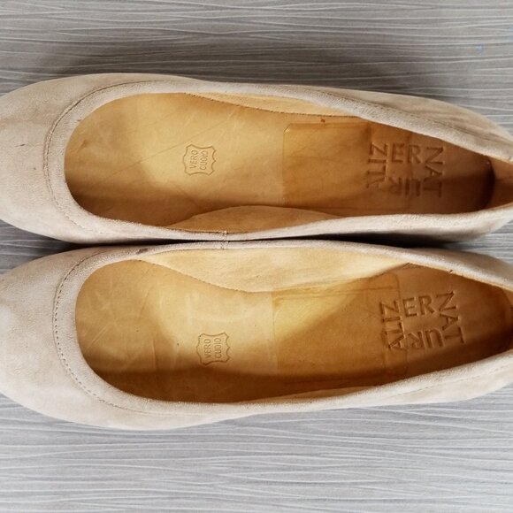 Naturalizer Slip-on Brittany Flats, Tan Suede, Womens Size 7 & 8 - Picture 9 of 12